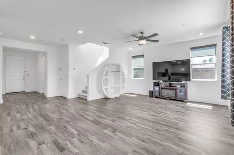 Living - 650 Nathaniel Ave, Galt, CA 95632 photo 1 of 4