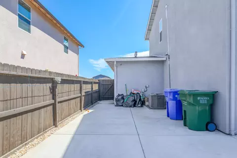 Exterior - 650 Nathaniel Ave, Galt, CA 95632 photo 8 of 12