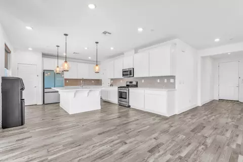 Entry Way - 650 Nathaniel Ave, Galt, CA 95632 photo 1 of 9