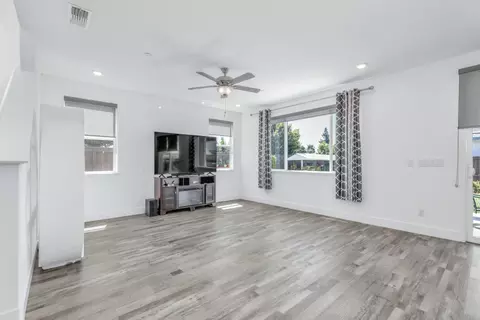 Living - 650 Nathaniel Ave, Galt, CA 95632 photo 4 of 4