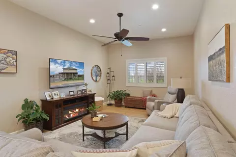 Living - 23346 S Frederick Rd, Ripon, CA 95366 photo 2 of 3