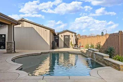 Exterior - 23346 S Frederick Rd, Ripon, CA 95366 photo 9 of 25