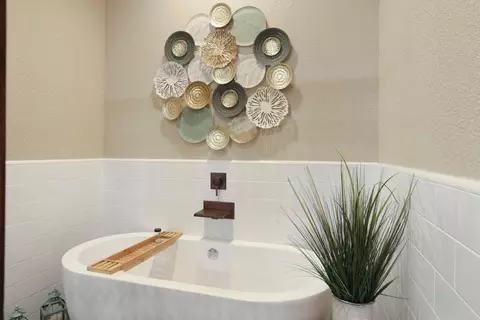 Bath - 23346 S Frederick Rd, Ripon, CA 95366 photo 7 of 10