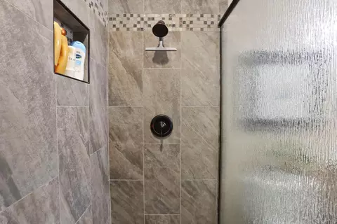 Bath - 23346 S Frederick Rd, Ripon, CA 95366 photo 4 of 10