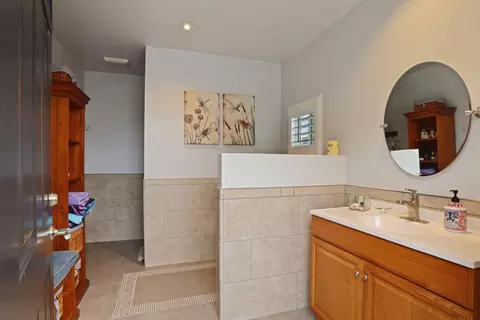 Bath - 23346 S Frederick Rd, Ripon, CA 95366 photo 9 of 10