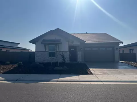 9001 Elliott Springs Dr, Elk Grove, CA 95624