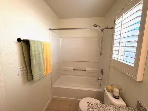 Bath - 2385 Roualt St, Davis, CA 95618 photo 3 of 5