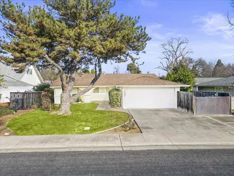 Exterior - 2807 Layton Dr, Davis, CA 95618 photo 2 of 7