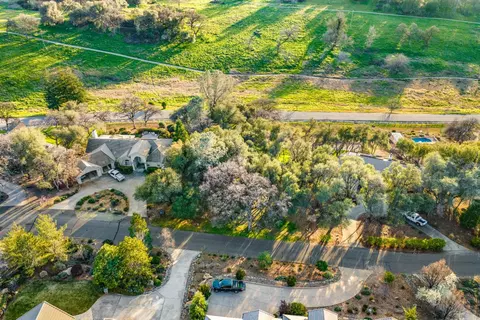9640 Upper Valley Rd, Auburn, CA 95602