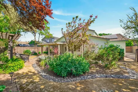 Exterior - 2115 Bearden St, Davis, CA 95618 photo 12 of 16