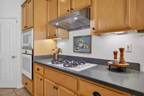 Kitchen - 2115 Bearden St, Davis, CA 95618 photo 6 of 8