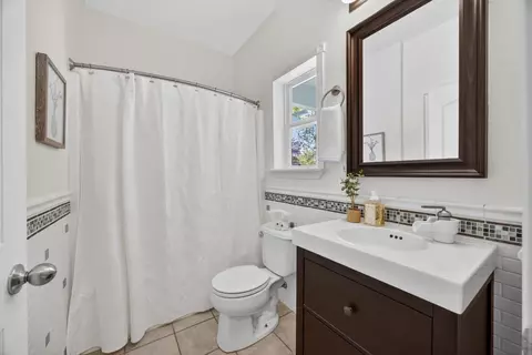 Bath - 2115 Bearden St, Davis, CA 95618 photo 1 of 9