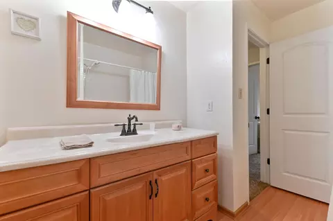 Bath - 24214 N Oxbow Ln, Sonora, CA 95370 photo 2 of 5