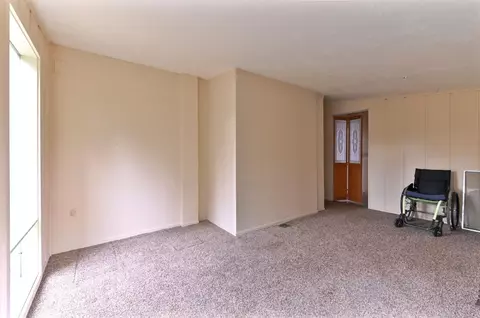Living - 24214 N Oxbow Ln, Sonora, CA 95370 photo 7 of 7
