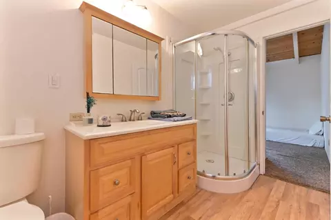 Bath - 24214 N Oxbow Ln, Sonora, CA 95370 photo 1 of 5