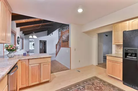 Entry Way - 24214 N Oxbow Ln, Sonora, CA 95370 photo 2 of 3