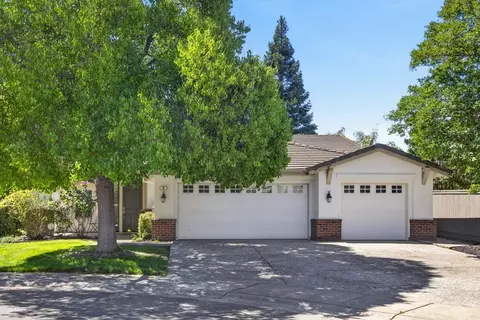 8 Anton Ct, Sacramento, CA 95835