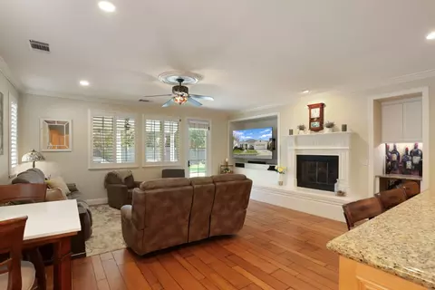 Living - 538 New Haven Dr, Tracy, CA 95377 photo 5 of 7