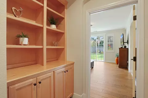 Entry Way - 538 New Haven Dr, Tracy, CA 95377 photo 4 of 5