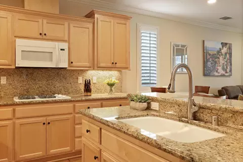 Kitchen - 538 New Haven Dr, Tracy, CA 95377 photo 5 of 8