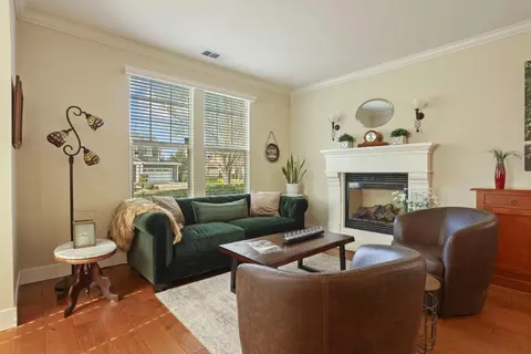 Living - 538 New Haven Dr, Tracy, CA 95377 photo 3 of 7