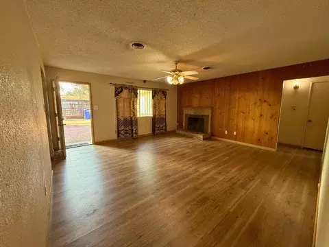 Living - 1123 Sutter, Modesto, CA 95351 photo 1 of 3