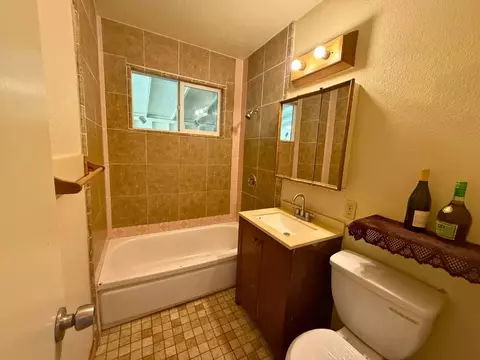 Bath - 1123 Sutter, Modesto, CA 95351 photo 1 of 2