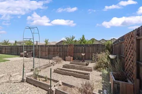 Exterior - 2013 Van Ruiten Dr, Lodi, CA 95242 photo 7 of 21