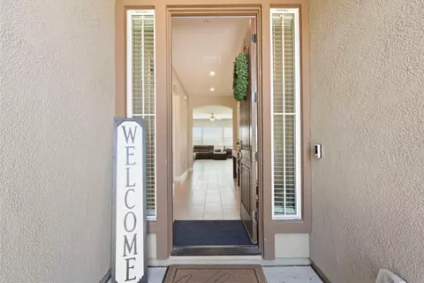 Entry Way - 2013 Van Ruiten Dr, Lodi, CA 95242 photo 3 of 6