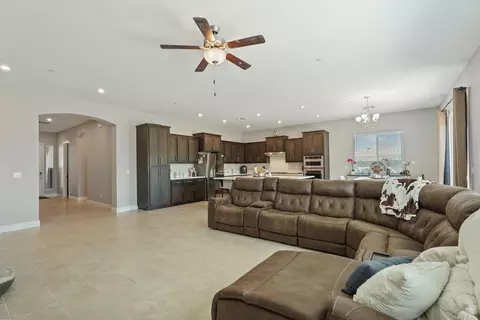 Entry Way - 2013 Van Ruiten Dr, Lodi, CA 95242 photo 5 of 6
