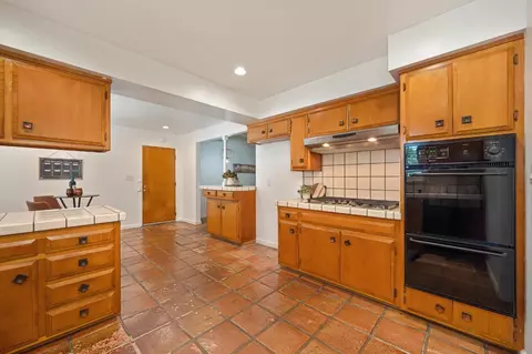 Kitchen - 1451 Mcclaren Dr, Carmichael, CA 95608 photo 2 of 7