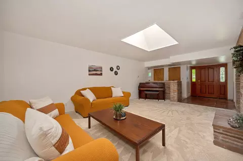 Living - 1451 Mcclaren Dr, Carmichael, CA 95608 photo 4 of 10