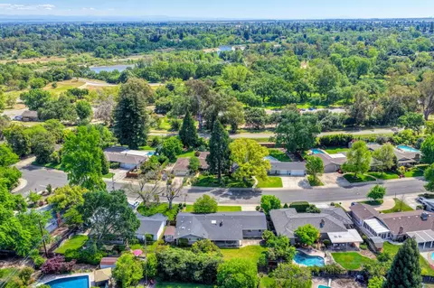 View/Area - 1451 Mcclaren Dr, Carmichael, CA 95608 photo 9 of 15