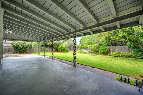 Exterior - 1451 Mcclaren Dr, Carmichael, CA 95608 photo 6 of 27