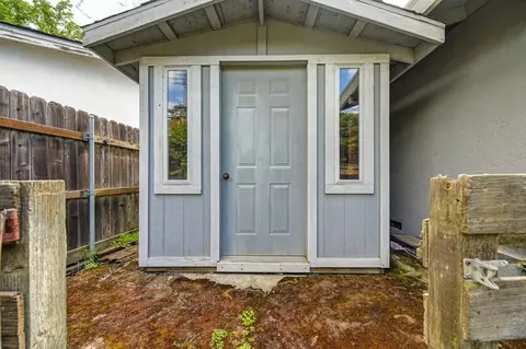 Exterior - 1451 Mcclaren Dr, Carmichael, CA 95608 photo 17 of 27