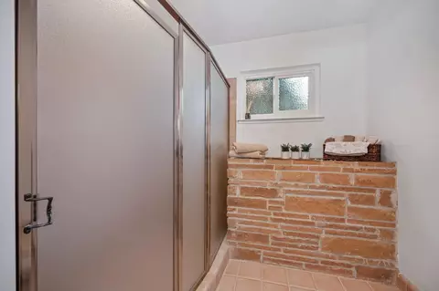 Bath - 1451 Mcclaren Dr, Carmichael, CA 95608 photo 6 of 7
