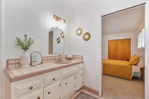 Bath - 1451 Mcclaren Dr, Carmichael, CA 95608 photo 2 of 7