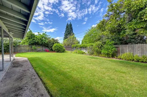 Exterior - 1451 Mcclaren Dr, Carmichael, CA 95608 photo 11 of 27