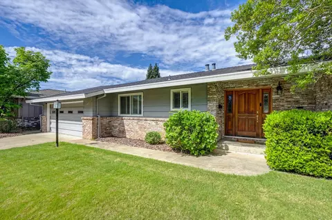 Exterior - 1451 Mcclaren Dr, Carmichael, CA 95608 photo 2 of 27