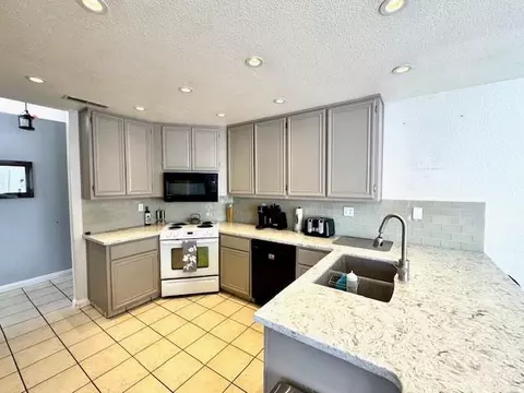 Kitchen - 1017 Stillwater Ln, Modesto, CA 95351 photo 2 of 3
