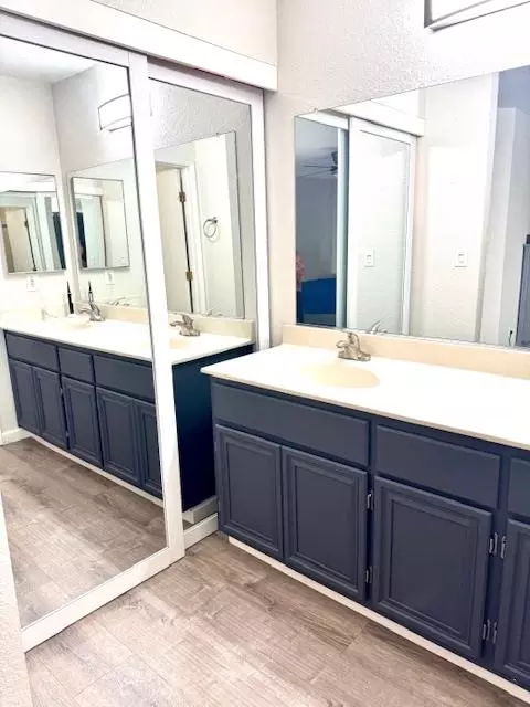Bath - 1017 Stillwater Ln, Modesto, CA 95351 photo 1 of 2