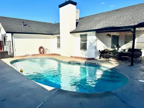 Exterior - 1017 Stillwater Ln, Modesto, CA 95351 photo 2 of 2