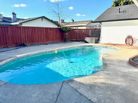 Exterior - 1017 Stillwater Ln, Modesto, CA 95351 photo 1 of 2