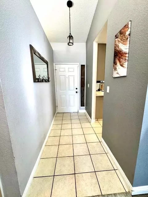 Entry Way - 1017 Stillwater Ln, Modesto, CA 95351 photo 2 of 2