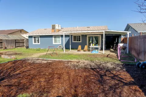 Exterior - 1612 Larry St, Olivehurst, CA 95961 photo 4 of 6