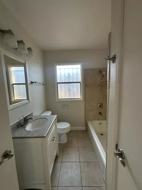 Bath - 1430 E 7th, Stockton, CA 95206 photo 2 of 4