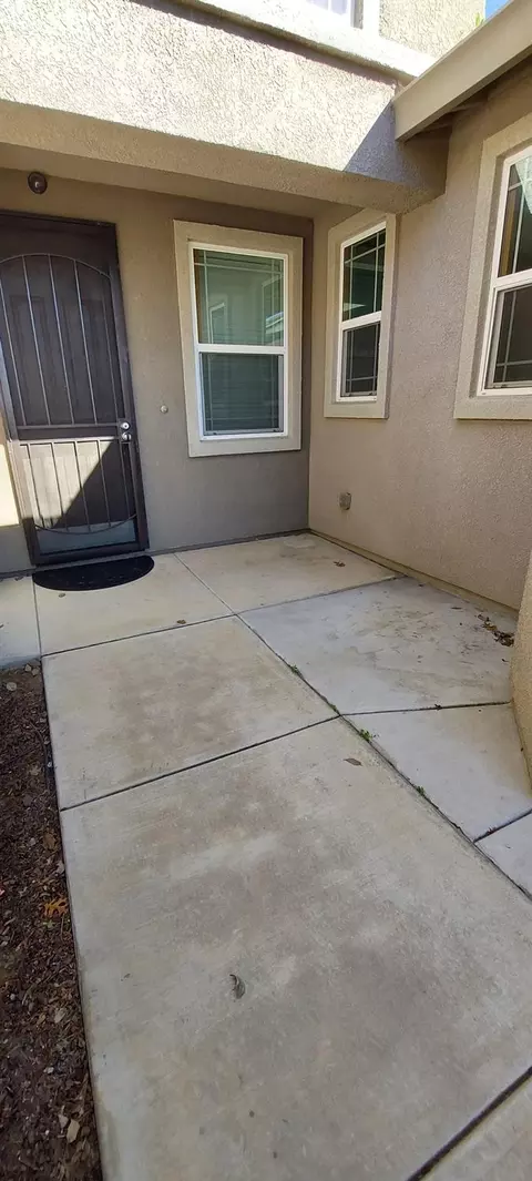 Exterior - 935 Mono St, Manteca, CA 95337 photo 12 of 12