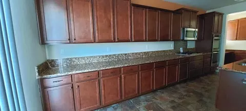 Kitchen - 935 Mono St, Manteca, CA 95337 photo 2 of 7