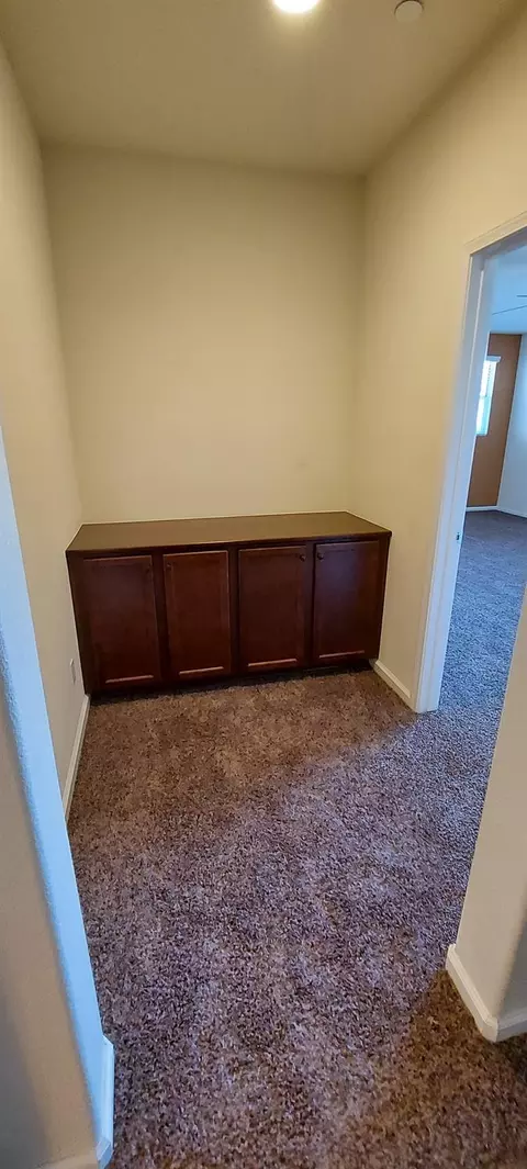 Entry Way - 935 Mono St, Manteca, CA 95337 photo 4 of 6