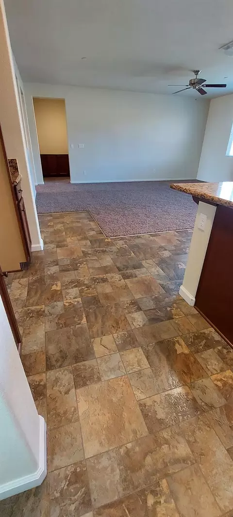 Entry Way - 935 Mono St, Manteca, CA 95337 photo 5 of 6